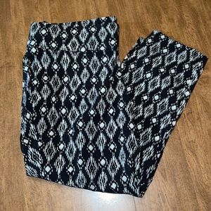 Size 2 Torrid Patterned Capris